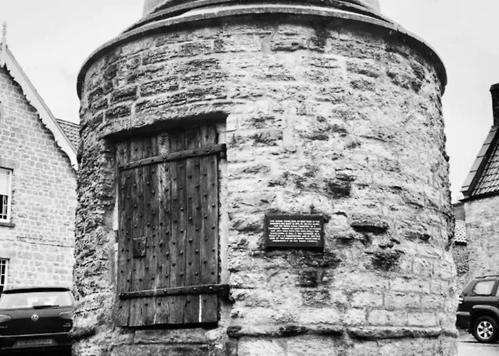 Hues - Castle Cary